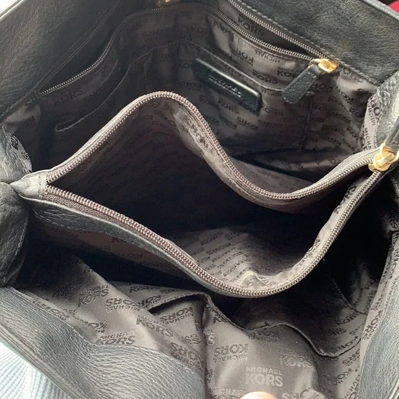 Michael Kors Hamilton Leather Purse with Gold Hardware - Picture 9 of 11